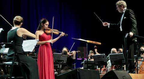 Naz İrem Türkmen - Genç Virtüoz ile Canlı Konserlere Veda ! 