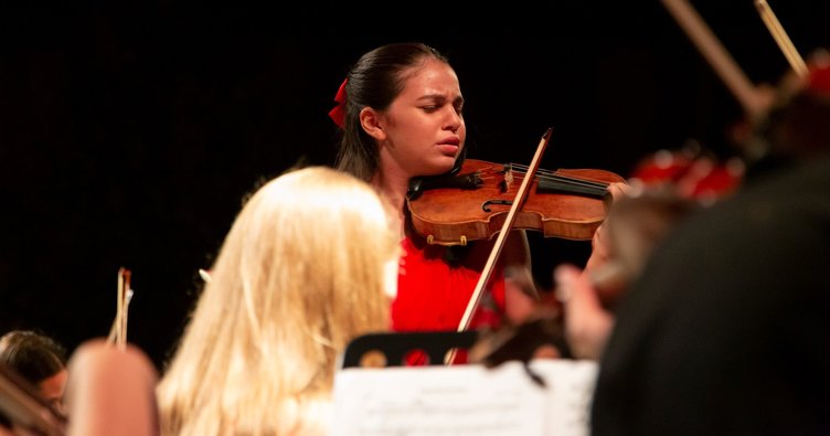 Naz İrem Türkmen - El Ele Müzik Senfoni Orkestrası, Antik Taş Ocağında konser verdi 